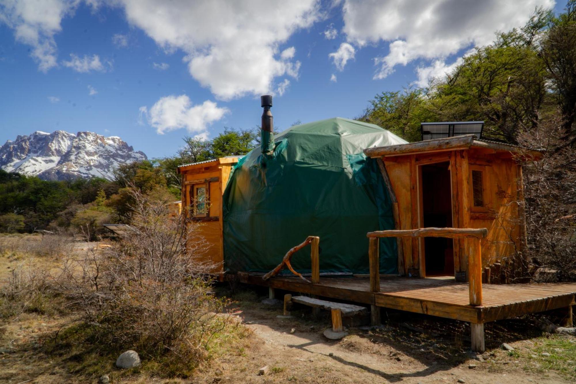 Отель Patagonia Eco Domes Эль-Чальтен Экстерьер фото