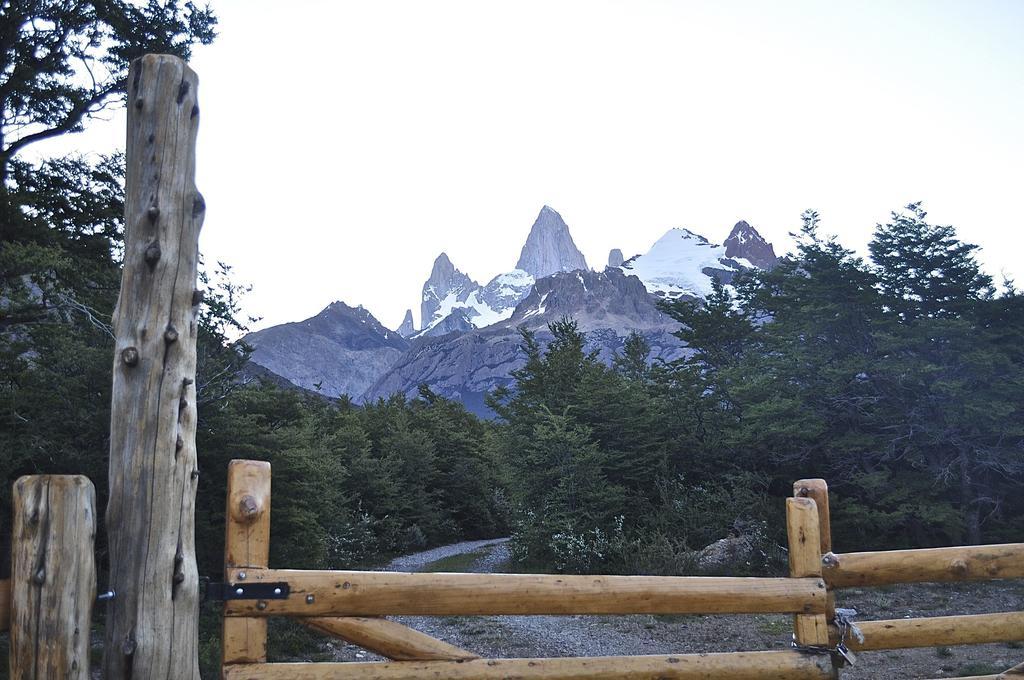 Отель Patagonia Eco Domes Эль-Чальтен Экстерьер фото