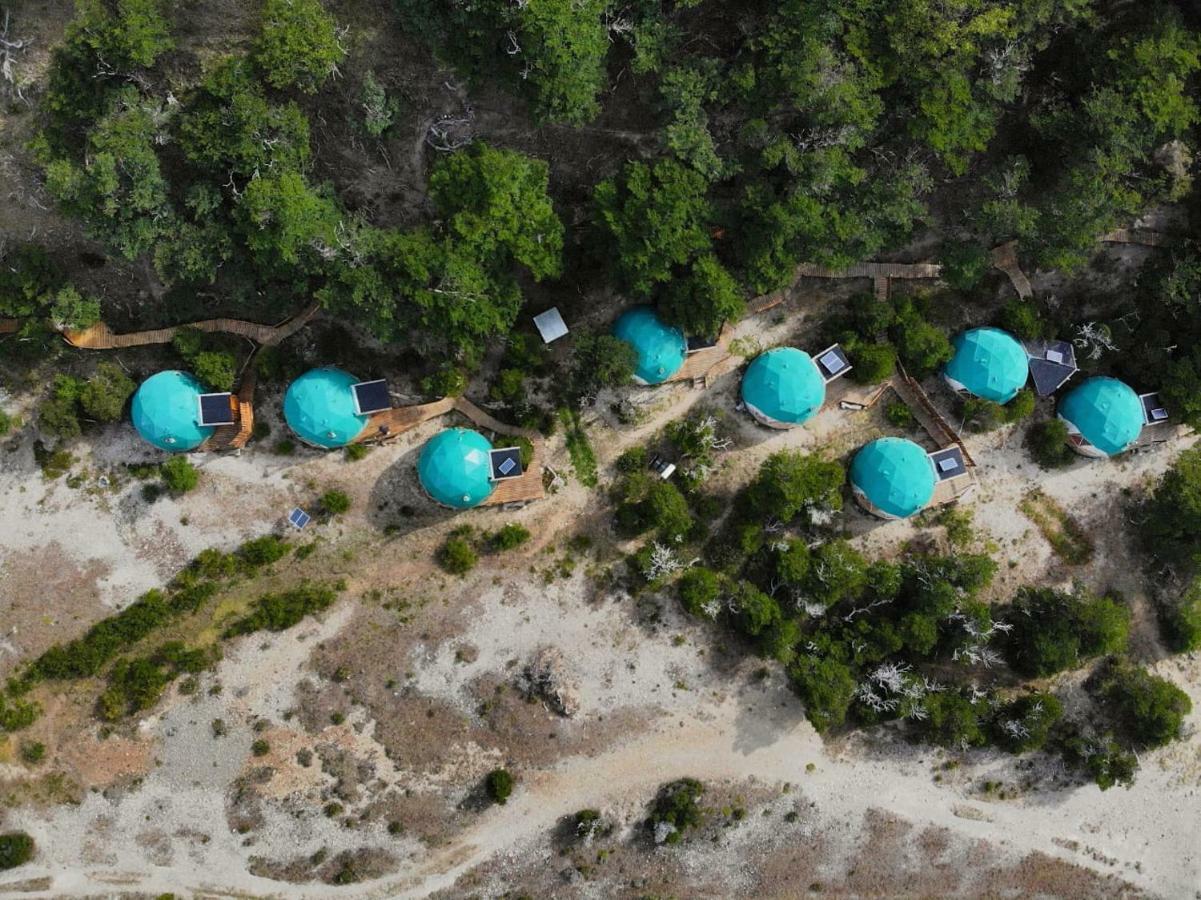 Отель Patagonia Eco Domes Эль-Чальтен Экстерьер фото